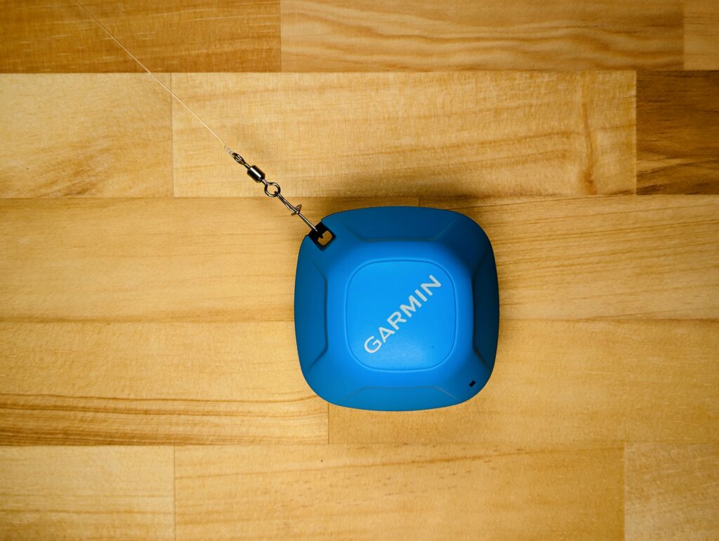 Garmin STRIKER Castにスナップ付きサルカンとラインを結んだもの
